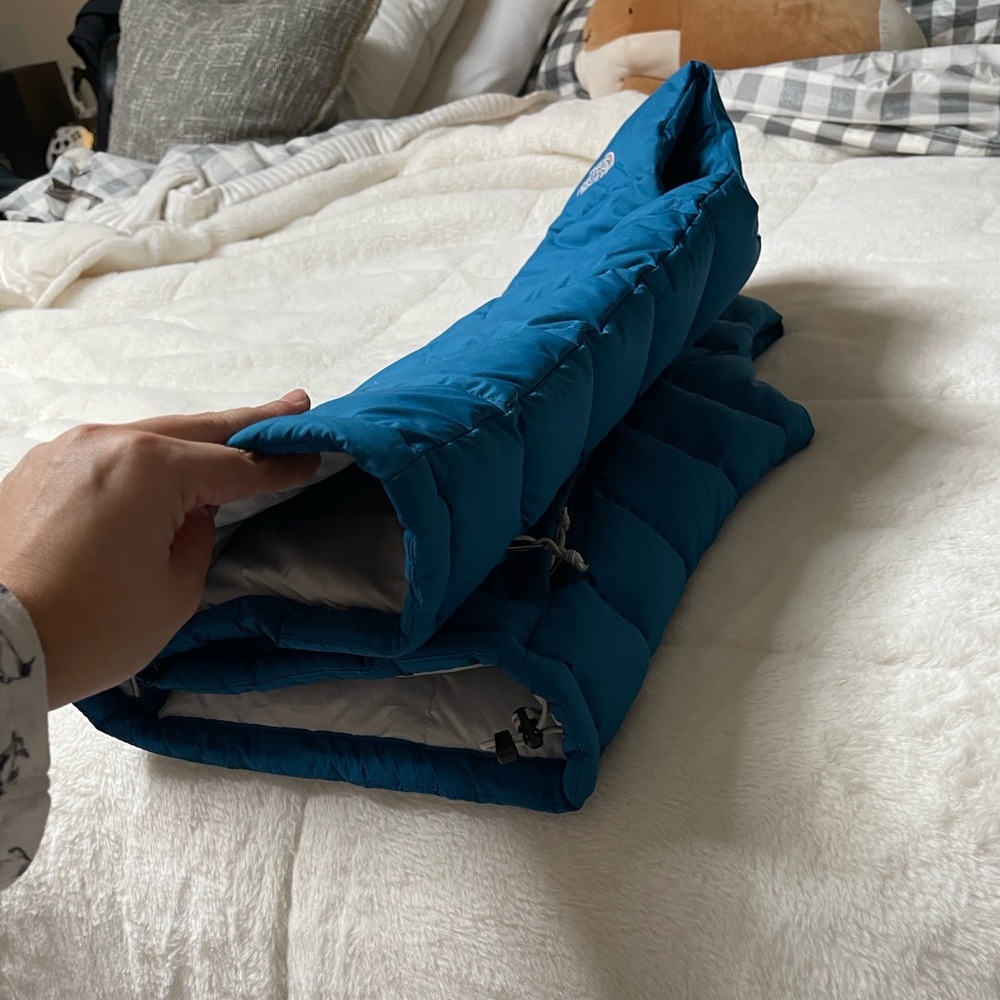 The North Face Nuptse 700 Teal Puffer Vest - Picture 13 of 16